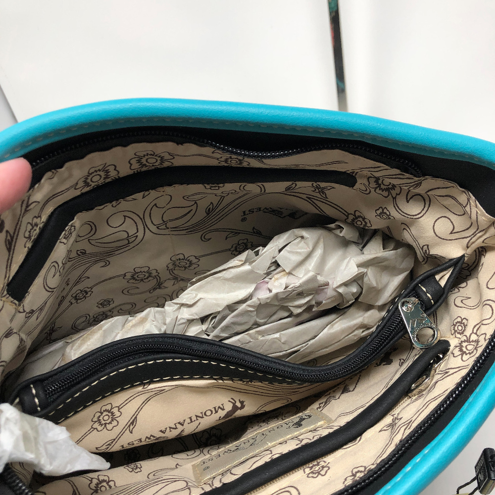 Montana West Buckle Collection Crossbody - Picture 5 of 6